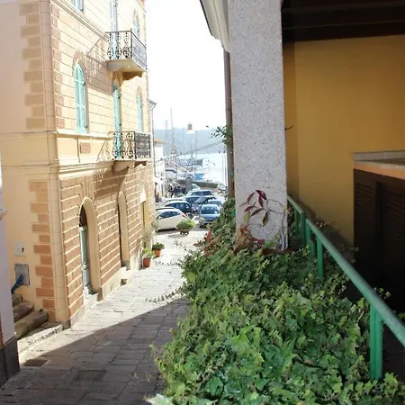 Cala Gavetta Nuovo Trilocale Sul Porticciolo Turistico La Maddalena (Sassari)
